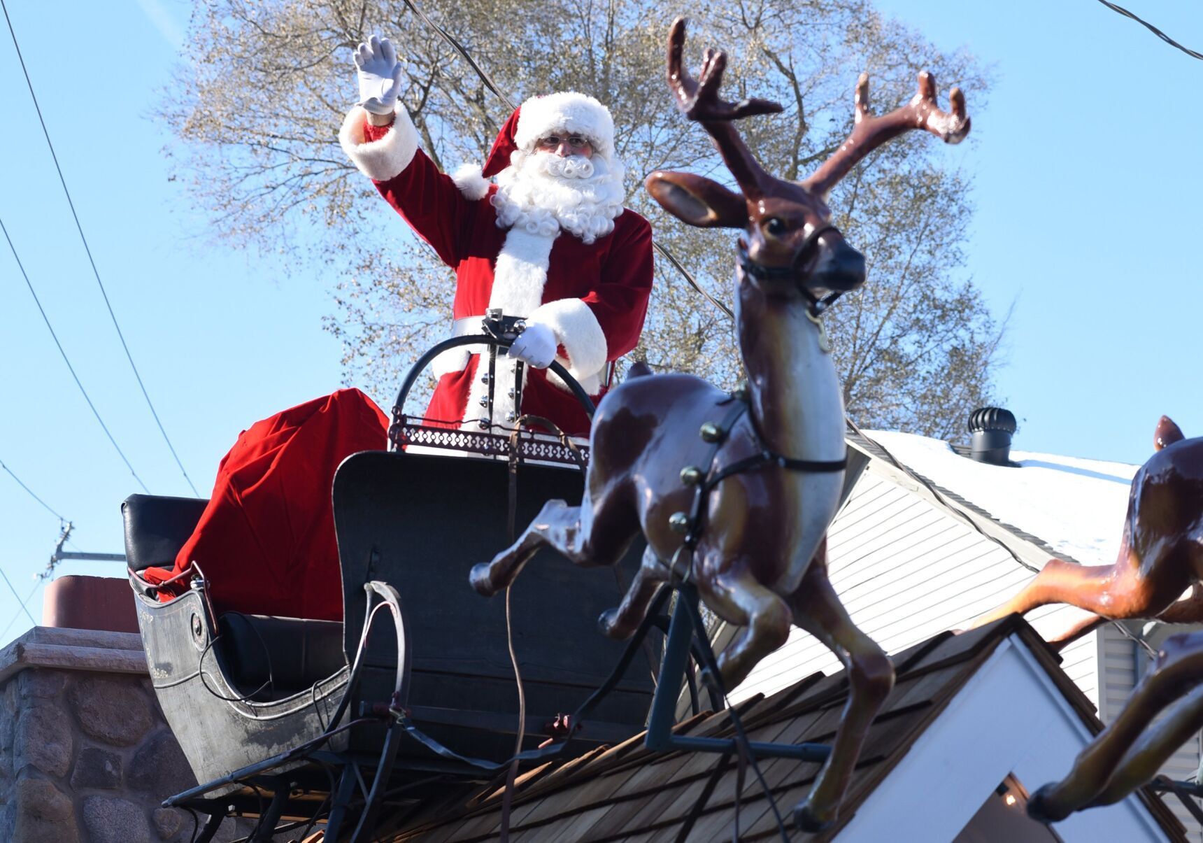 Santa coming to Newmarket parade and Upper Canada Mall