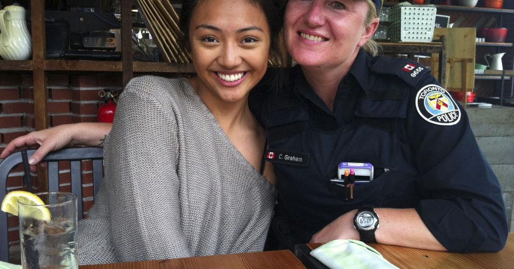 Cooking with Cops brings police officer and students together in the ...