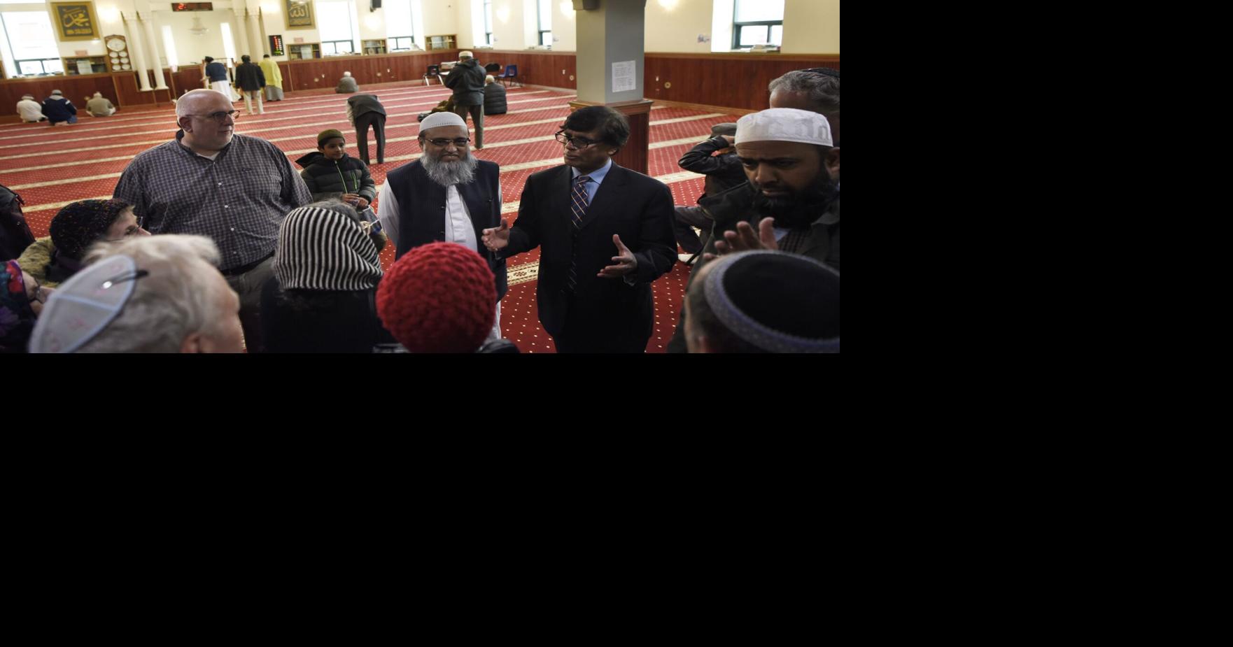 Muslim leaders open doors to everyone after vandals urinate on Markham ...