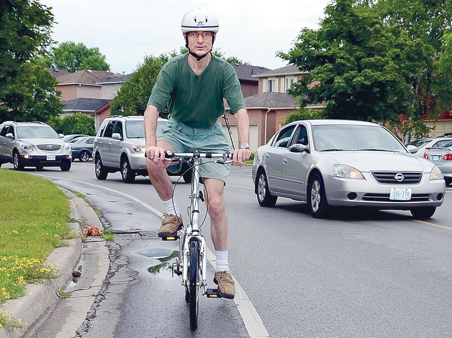 Bike lanes 2 way street