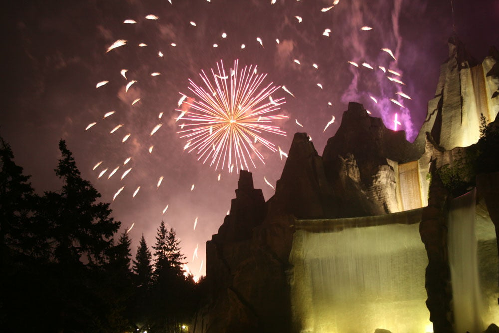 Vaughan's Canada's Wonderland plans to light up night with Victoria Day