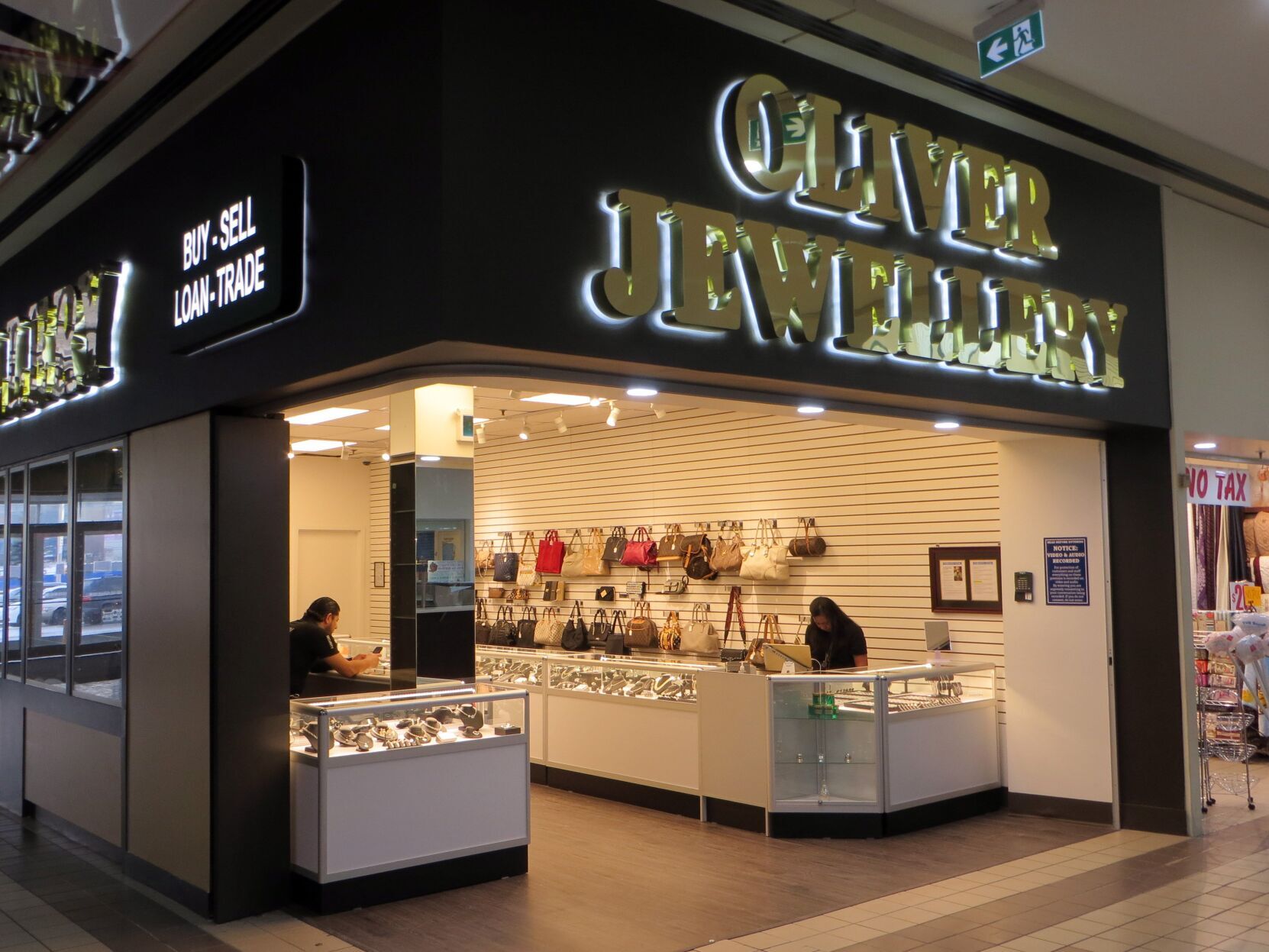 Jewelry store sale in richmond mall