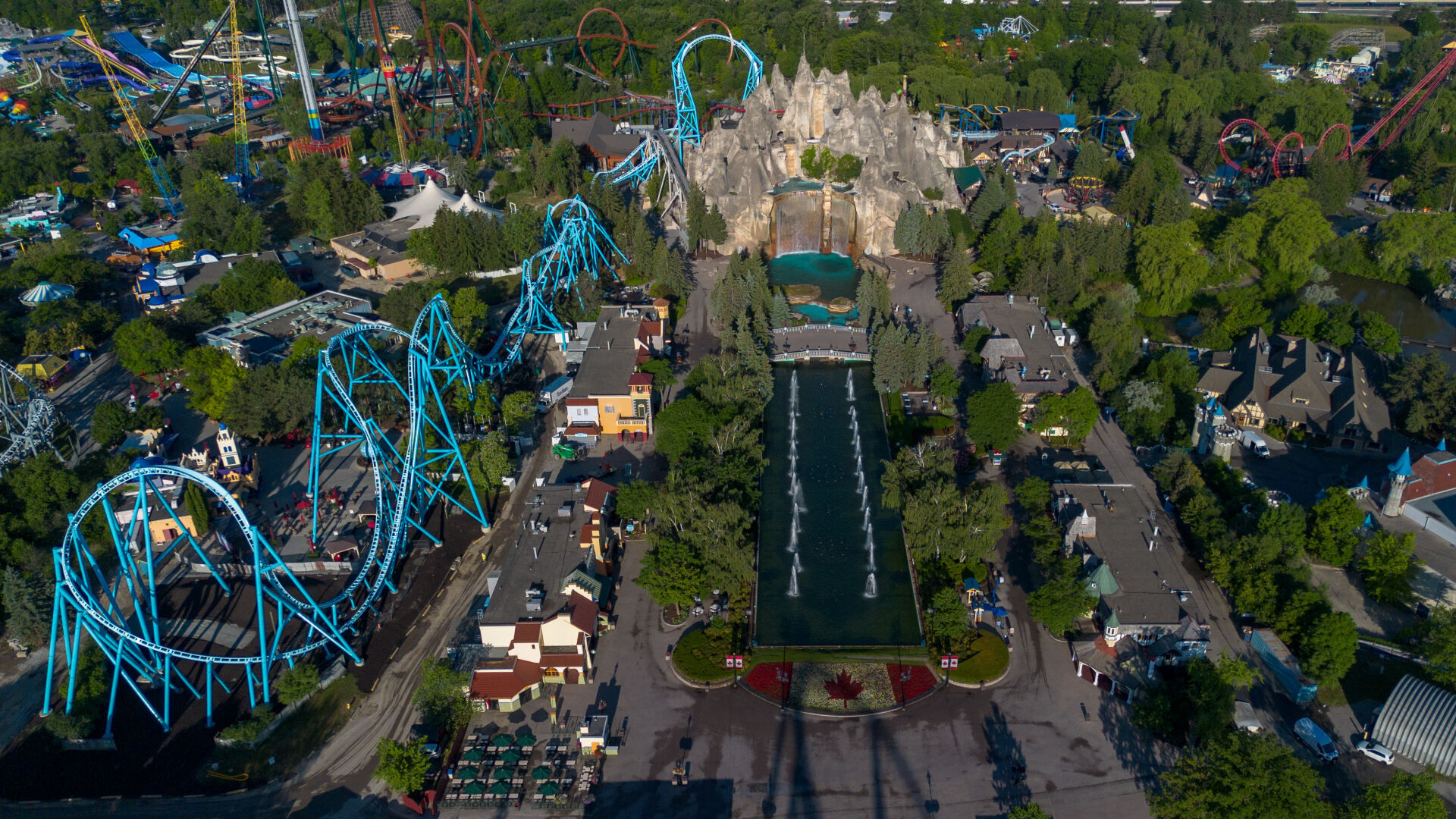 Curated visual reference: Record Breaking Alpenfury Opening At Canada S Wonderland Photo Inspiration