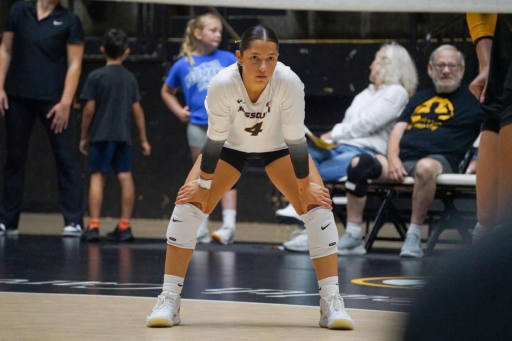 <a href="https://www.youralaskalink.com/sports/national/mizzou-volleyball-defeats-drake-in-exhibition-showdown/article_8623343c-55d0-5c45-a589-3db3f3241deb.html" target="_blank">Mizzou volleyball defeats Drake in exhibition showdown</a>