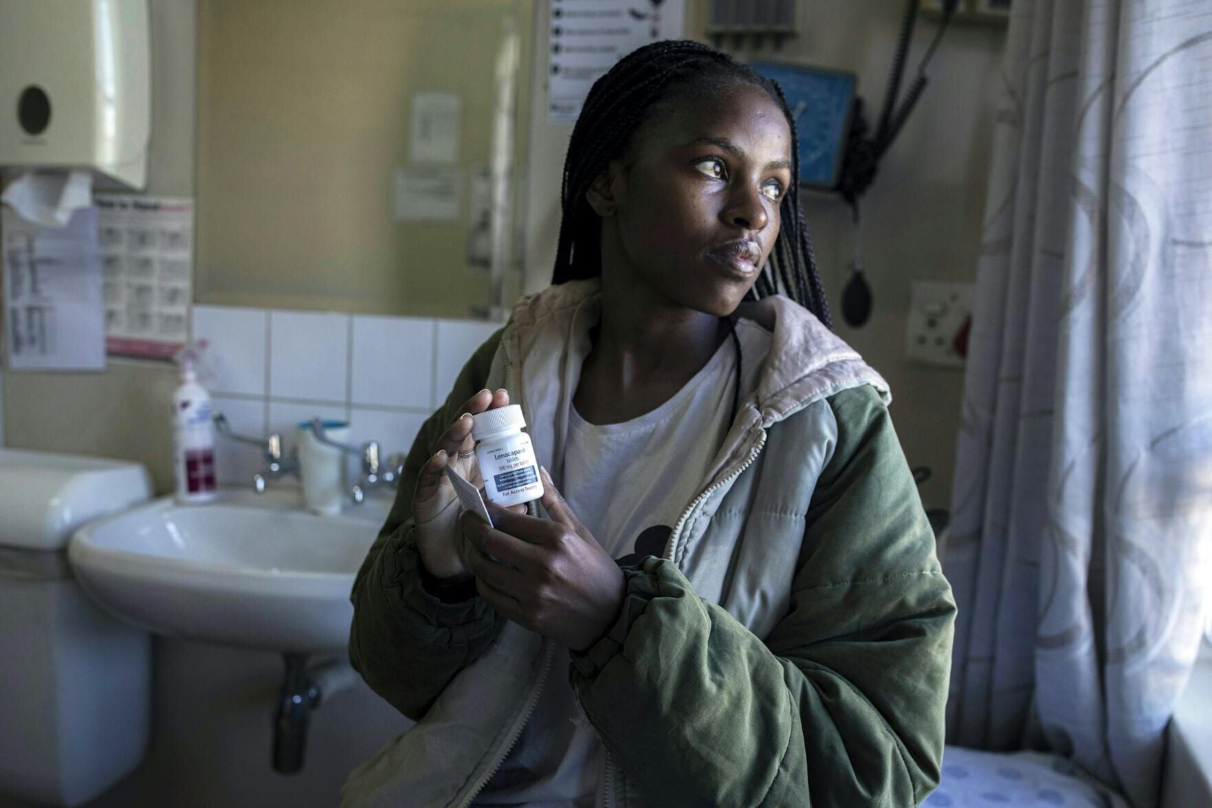 <a href="https://www.youralaskalink.com/news/national/fda-drug-approval-affects-healthcare-around-the-world-but-political-shortcuts-could-hurt-the-agency/article_c70dd08c-d5ac-5dc1-8db5-6312b0748821.html" target="_blank">FDA drug approval affects healthcare around the world, but political shortcuts could hurt the agency’s international reputation</a>