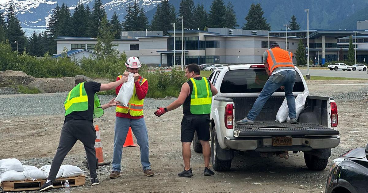 Juneau prepares for possible glacial flooding in Mendenhall Valley