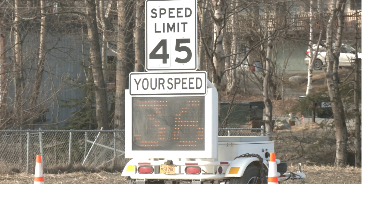 Flashy speed signs nudge Anchorage drivers to slow their roll | Local ...