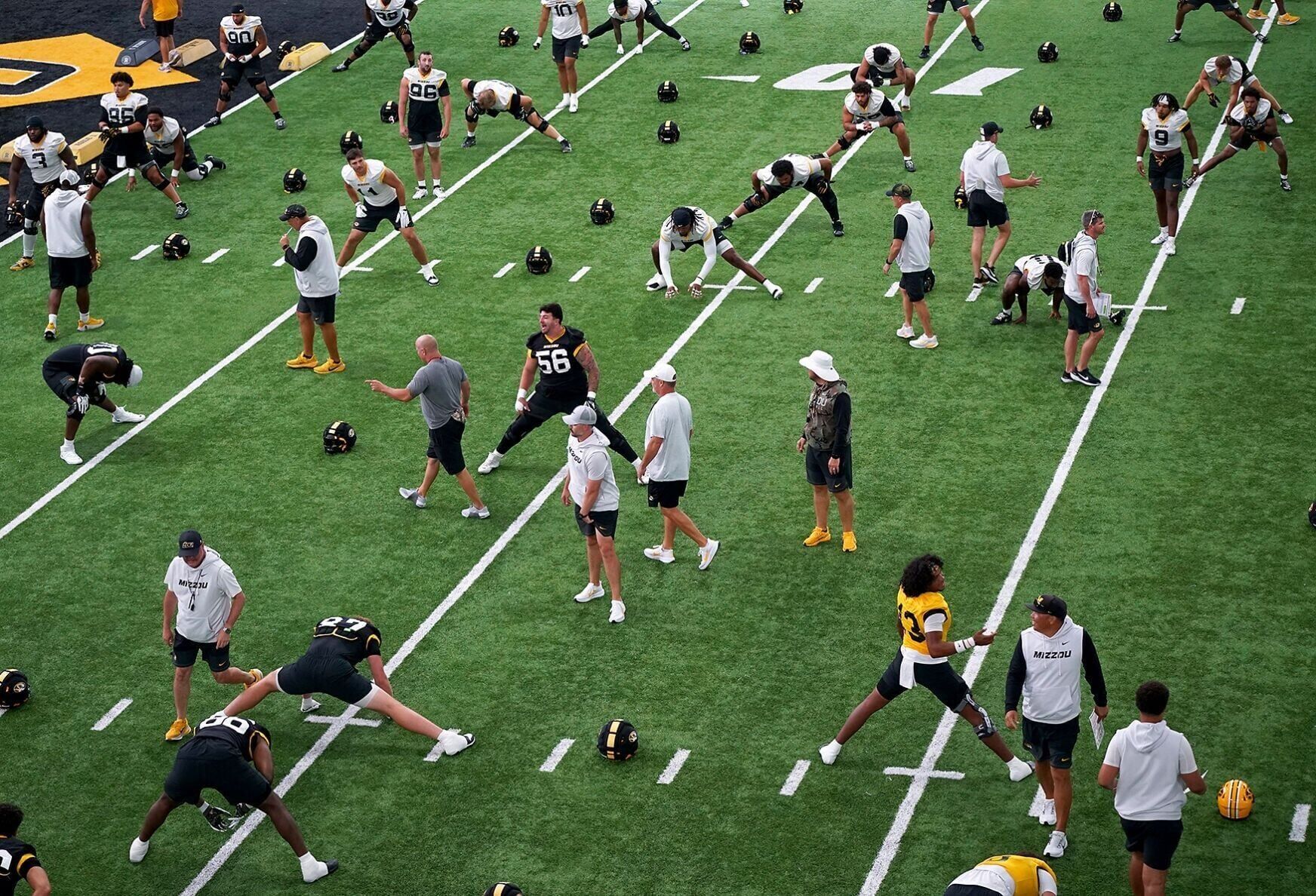 <a href="https://www.youralaskalink.com/sports/national/the-missouri-football-team-stretch-copy/image_2e326051-6180-5de1-9fb1-a11ee28d67cb.html" target="_blank">The Missouri football team stretch (copy)</a>