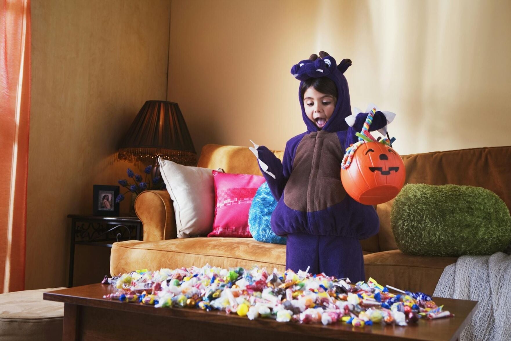 <a href="https://www.youralaskalink.com/arts_and_entertainment/health/halloween-candy-binges-can-overload-your-gut-microbiome-a-gut-doctor-explains-how-to-minimize/article_0a167138-6ecf-5215-ac57-fde2062b19b8.html" target="_blank">Halloween candy binges can overload your gut microbiome – a gut doctor explains how to minimize spooking your helpful bacteria</a>