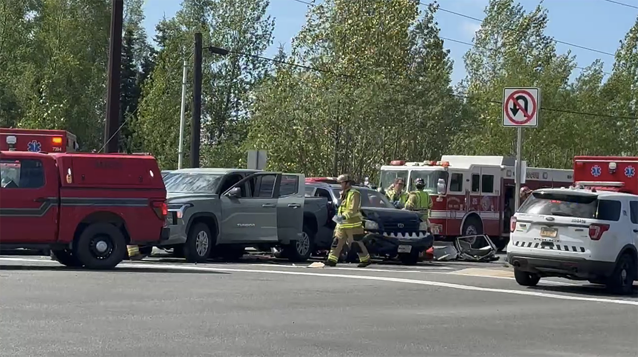 <a href="https://www.youralaskalink.com/driver-dies-after-multi-vehicle-crash-at-boniface-and-tudor-in-east-anchorage/image_41aef151-7357-41e0-98cd-4fd1a518c62f.html" target="_blank">Driver dies after multi-vehicle crash at Boniface and Tudor in East Anchorage</a>