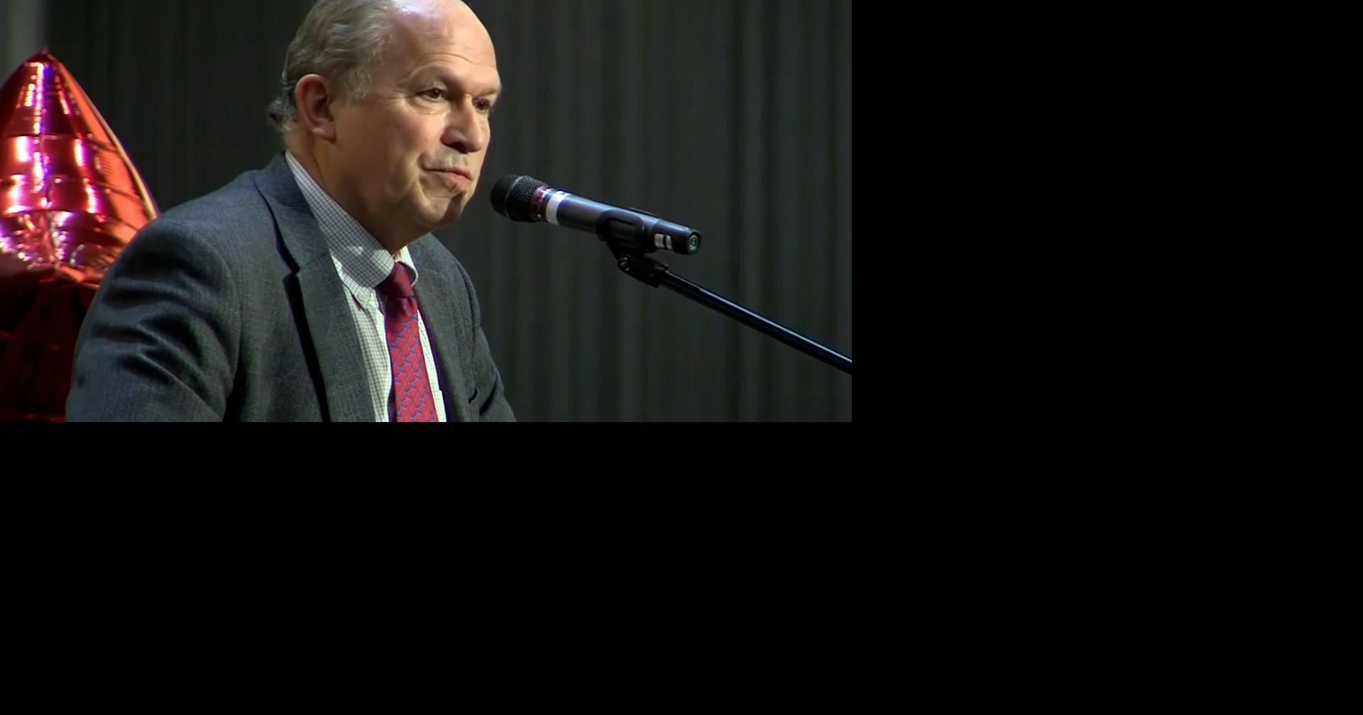 <a href="https://www.youralaskalink.com/news/local/former-gov-bill-walker-proposes-10k-pfd-and-end-to-the-program/article_642ac517-078d-4014-a1b6-92a48d95d943.html" target="_blank">Former Gov. Bill Walker proposes $10K PFD and end to the program</a>