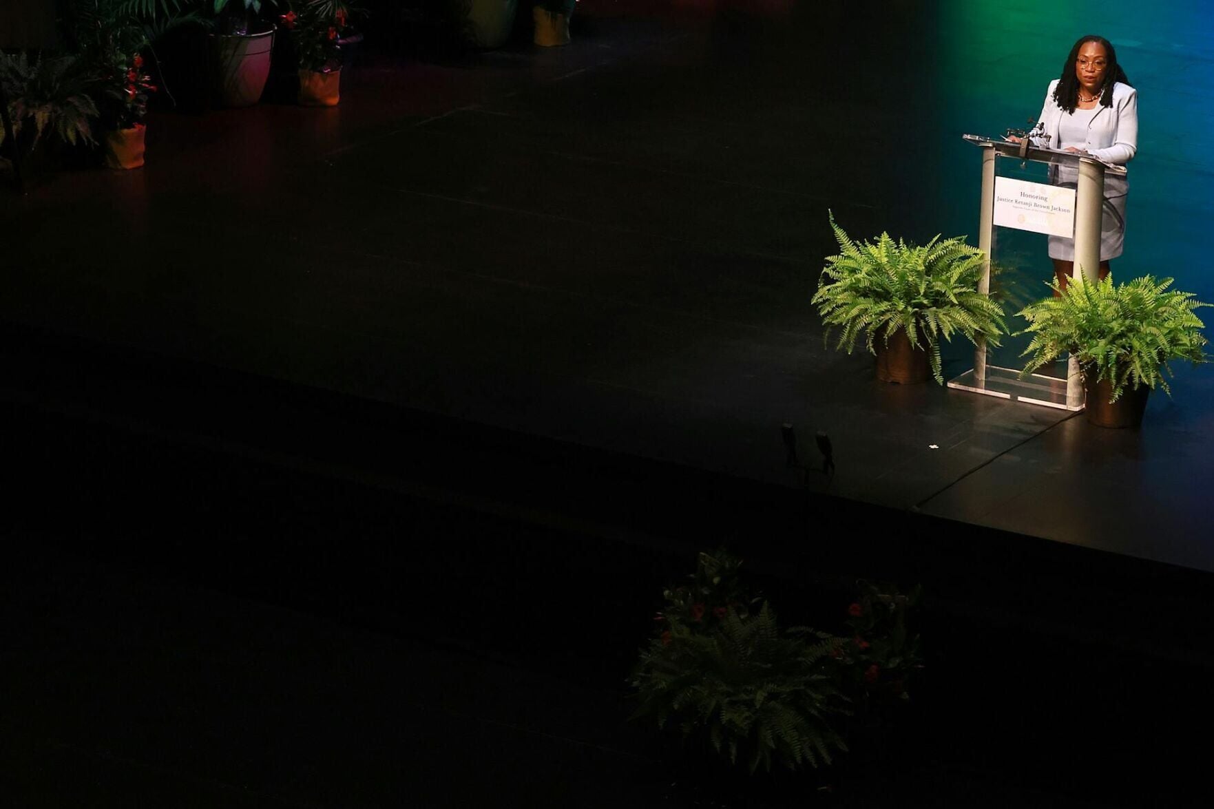 <a href="https://www.youralaskalink.com/news/national/justice-jackson-s-birthright-citizenship-opinion-includes-black-americans-in-the-story-of-the-nation/article_c3a16b39-3cfb-50a8-91de-494a408aafd4.html" target="_blank">Justice Jackson’s birthright citizenship opinion includes Black Americans in the story of the nation’s search for equality</a>
