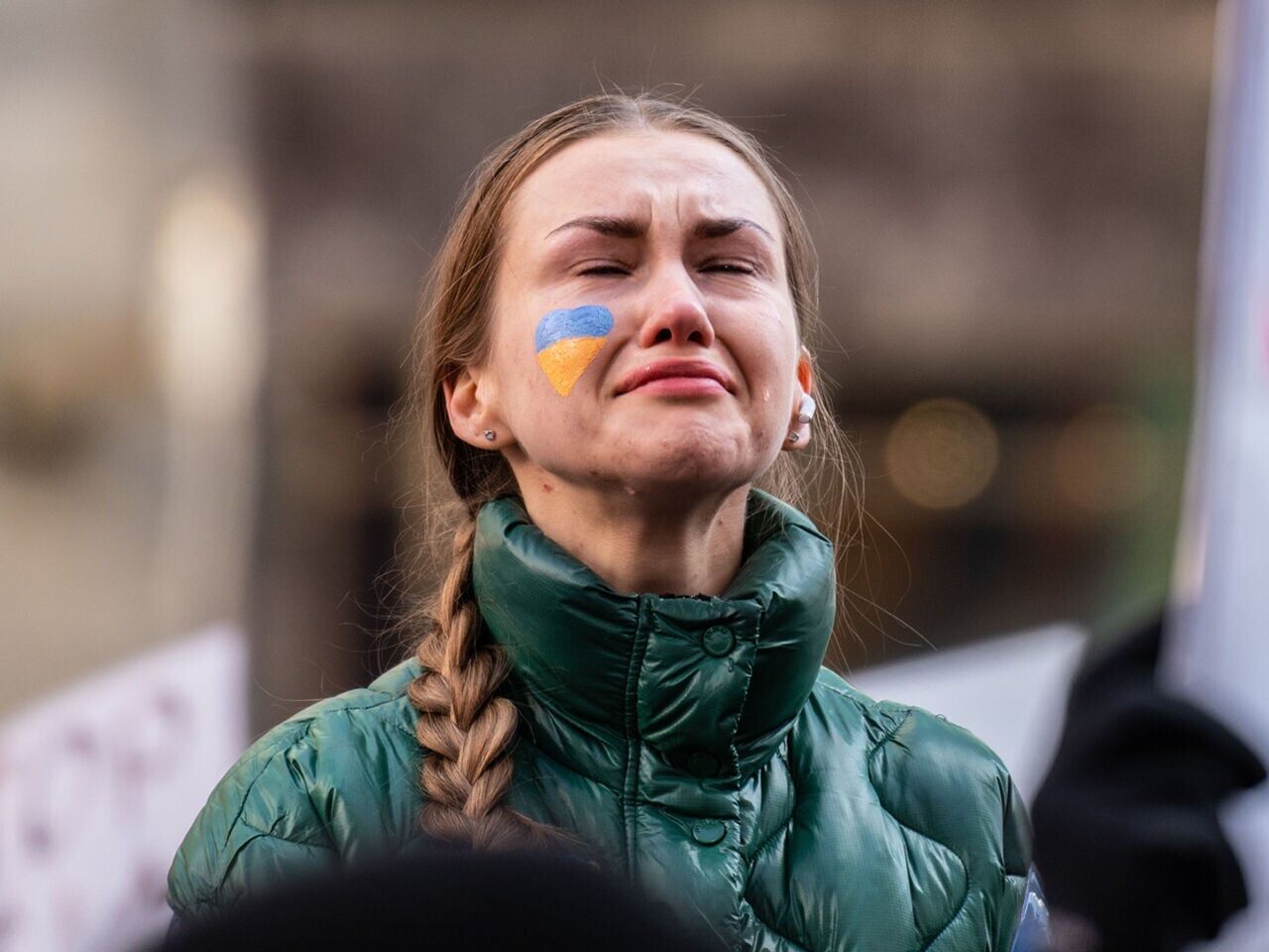 <a href="https://www.youralaskalink.com/arts_and_entertainment/health/nearly-a-third-of-ukrainians-show-signs-of-ptsd/article_eef7be07-a34e-59dd-8947-3d54df29a85a.html" target="_blank">Nearly a third of Ukrainians show signs of PTSD</a>