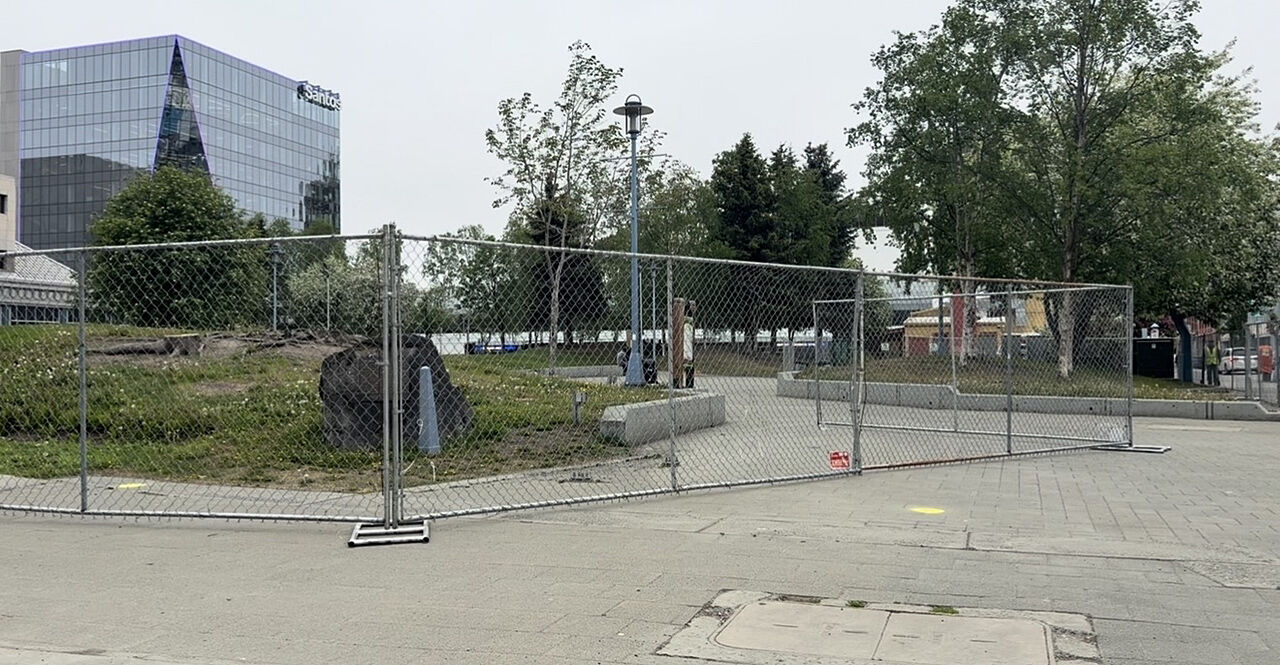 <a href="https://www.youralaskalink.com/town-square-park-closes-for-major-redevelopment-project/image_57a32ceb-53ad-478b-9b42-024ab267d7b6.html" target="_blank">Town Square Park closes for major redevelopment project</a>