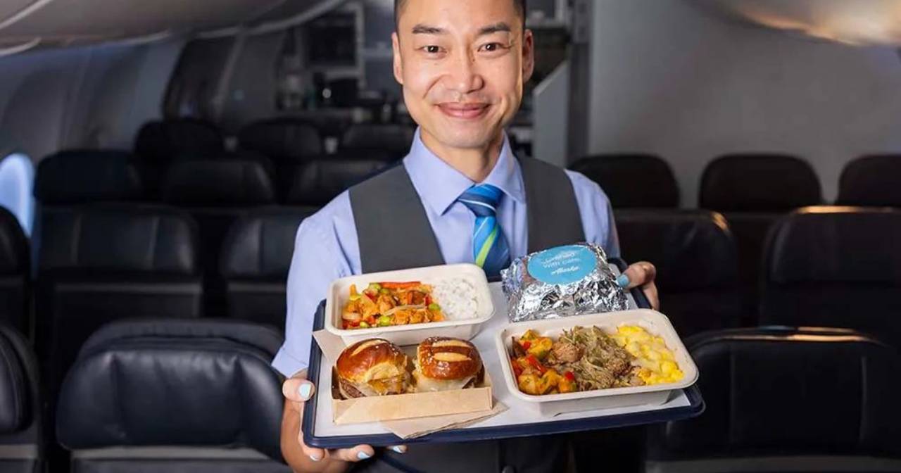 Alaska Airlines Introduces Pre-Order Hot Meals for Select Passengers - Vimarsana News