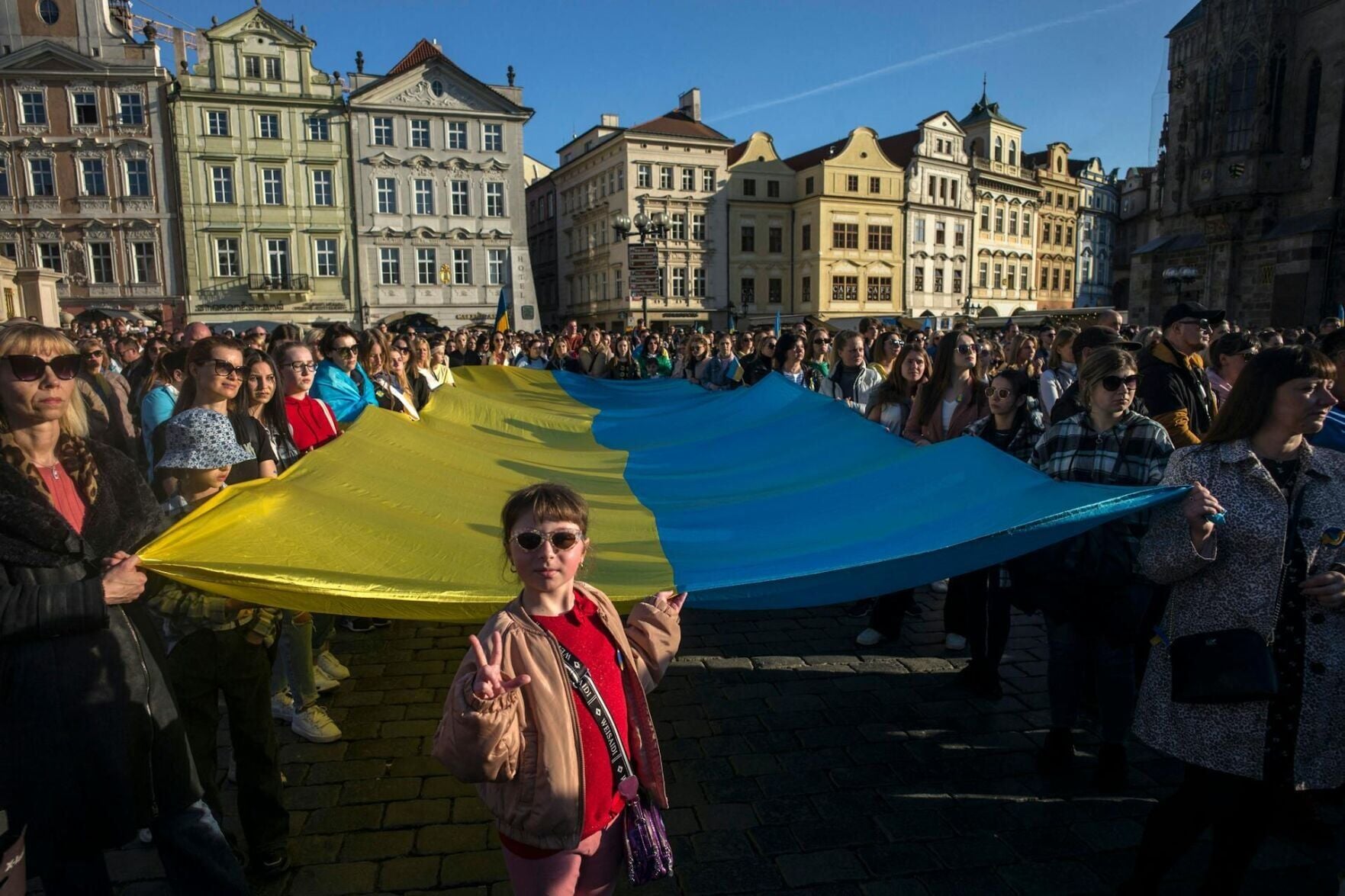 <a href="https://www.youralaskalink.com/news/national/czech-nonprofits-applied-lessons-learned-during-the-covid-19-pandemic-to-the-ukrainian-refugee-crisis/article_25170eb0-a49f-5b82-ac86-f9de2224f785.html" target="_blank">Czech nonprofits applied lessons learned during the COVID-19 pandemic to the Ukrainian refugee crisis – but had little say in key decisions</a>
