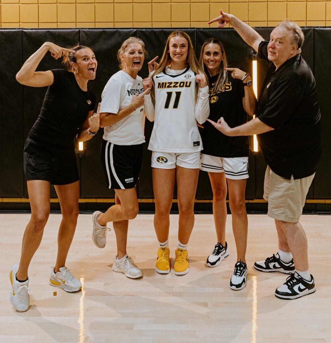 <a href="https://www.youralaskalink.com/sports/national/katie-muller-commit/image_952b8486-8fdc-5fa5-a04d-087a8de793e0.html" target="_blank">Katie Muller commit</a>