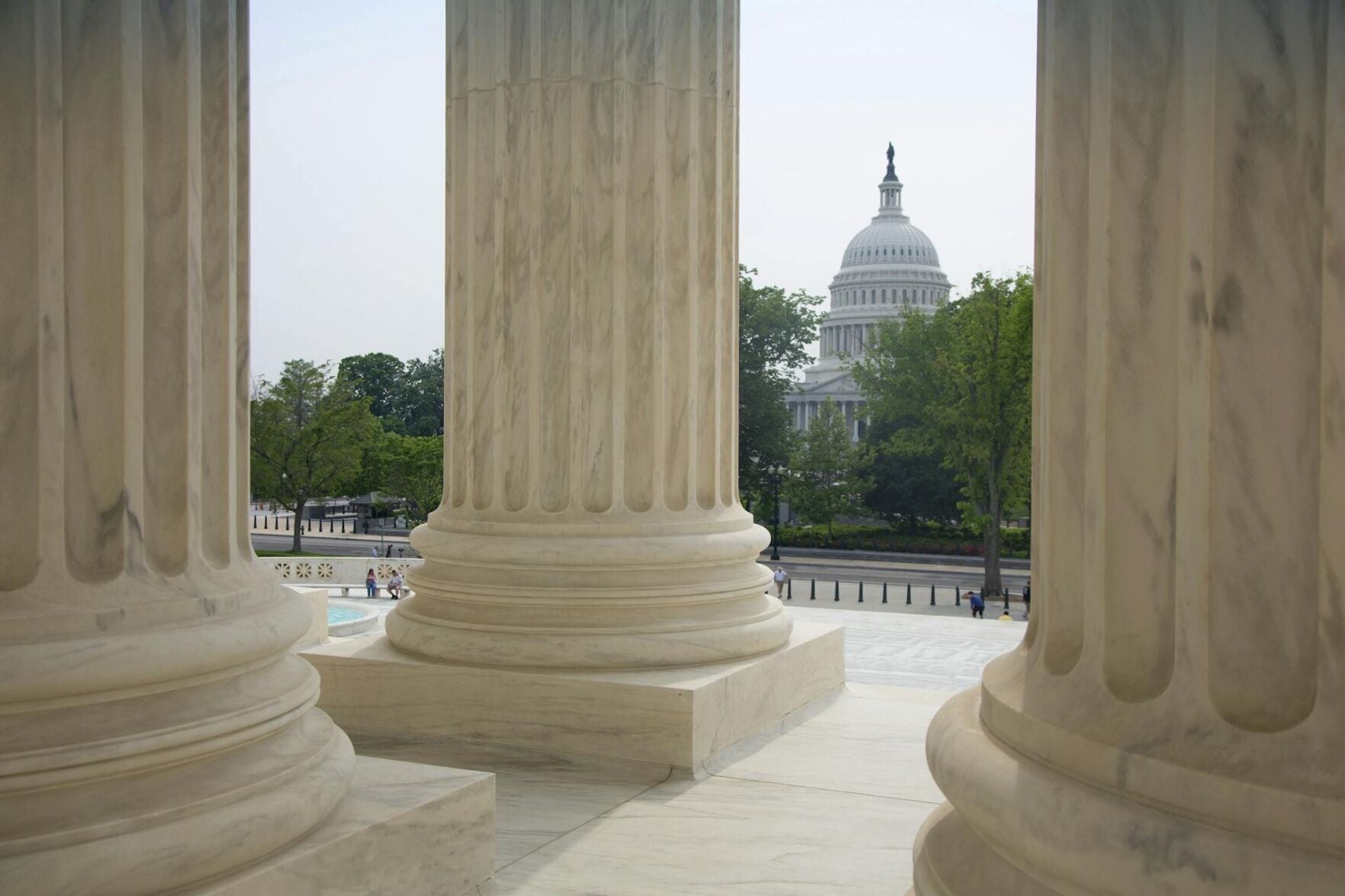 <a href="https://www.youralaskalink.com/news/national/republicans-can-confirm-a-supreme-court-justice-if-democrats-take-the-senate-but-at-what/article_3f20ef0a-2779-5660-a088-2276efb43075.html" target="_blank">Republicans can confirm a Supreme Court justice if Democrats take the Senate, but at what cost?</a>