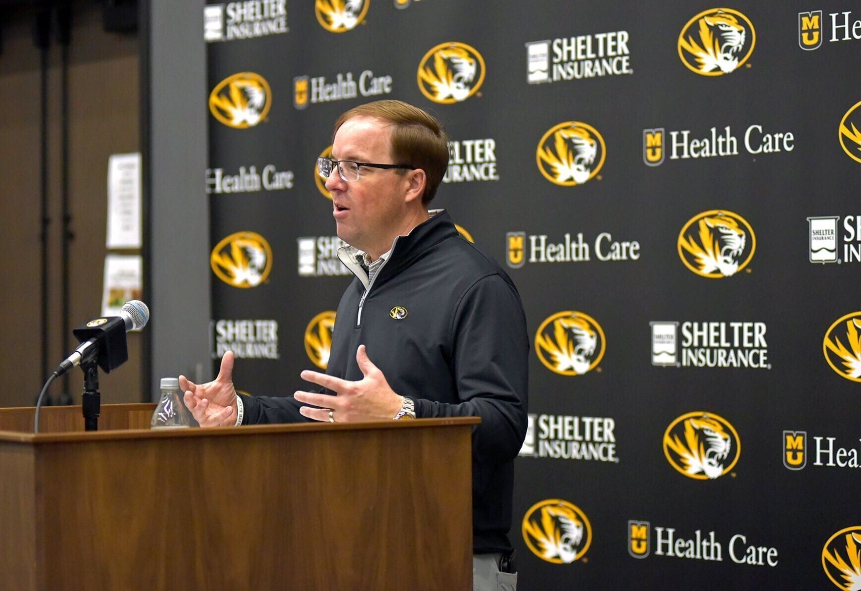 <a href="https://www.youralaskalink.com/sports/national/mizzou-head-football-coach-eli-drinkwitz-speaks-to-members-of-the-press-copy/image_c85bd346-2bfe-55f0-a796-87789beddc75.html" target="_blank">Mizzou head football coach Eli Drinkwitz speaks to members of the press (copy)</a>