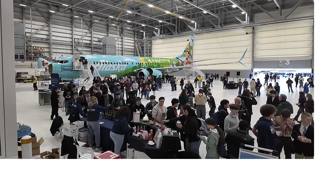 Anchorage Aviation Fair draws over 700 students to Alaska Airlines hangar