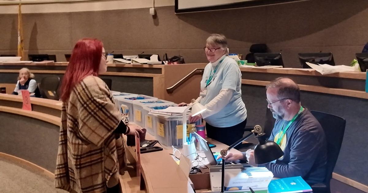 Packed ballot: 17 candidates seek Alaska governor’s office