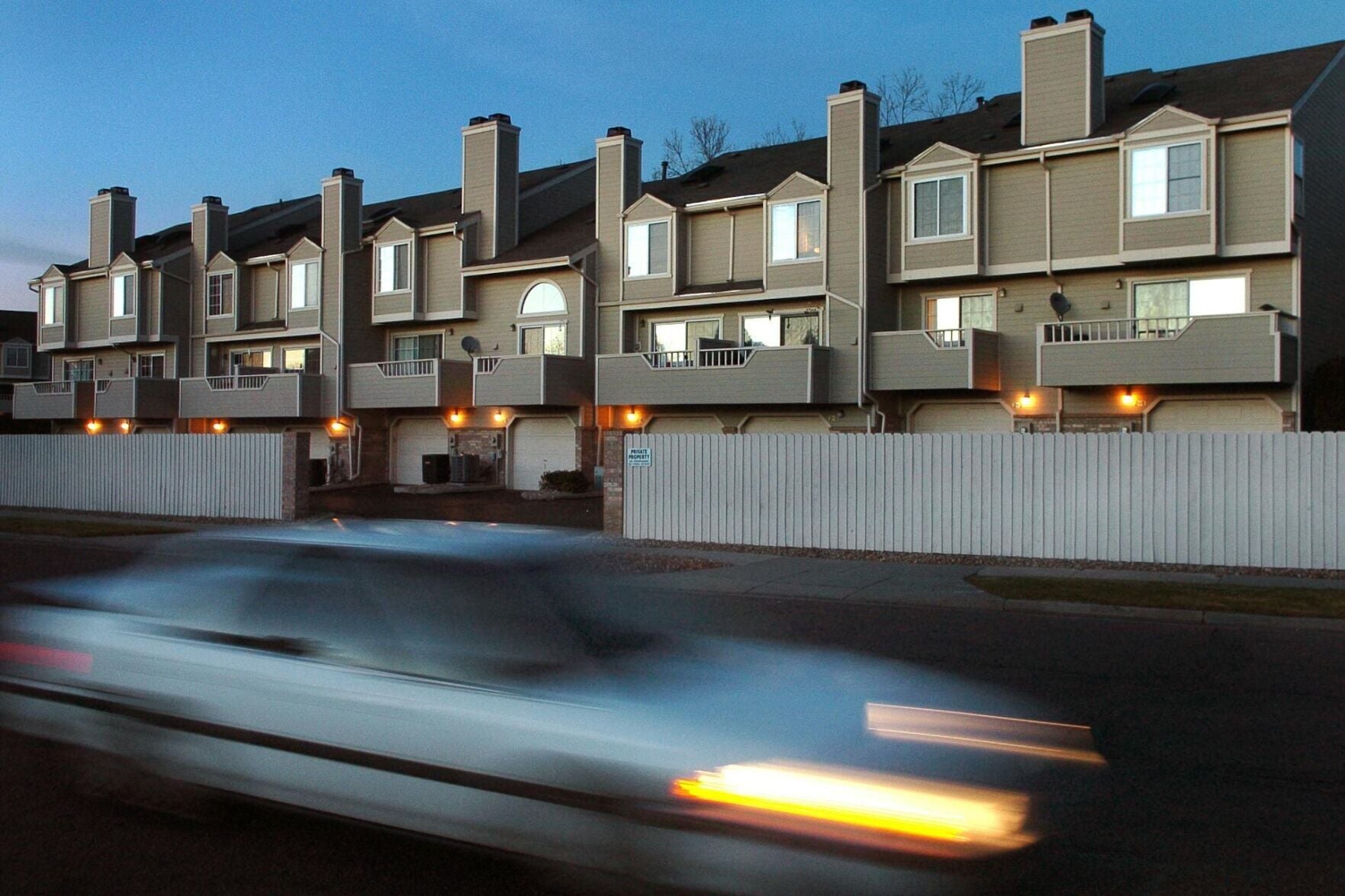 <a href="https://www.youralaskalink.com/news/national/townhomes-duplexes-and-cottage-courts-are-all-examples-of-what-policymakers-call-missing-middle-housing/image_eb028d9b-8ff0-5593-b4de-bedc0c033711.html" target="_blank">Townhomes, duplexes and cottage courts are all examples of what policymakers call ‘missing middle housing.’  Karl Gehring/The Denver Post via Getty Images</a>