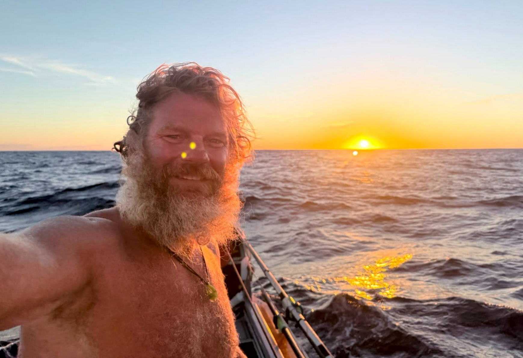 <a href="https://www.youralaskalink.com/news/national/ex-marine-nears-record-breaking-18-000-mile-solo-ocean-row/article_47e4cb41-c6c5-594f-acef-985acdd09a14.html" target="_blank">Ex-Marine nears record-breaking 18,000-mile solo ocean row</a>