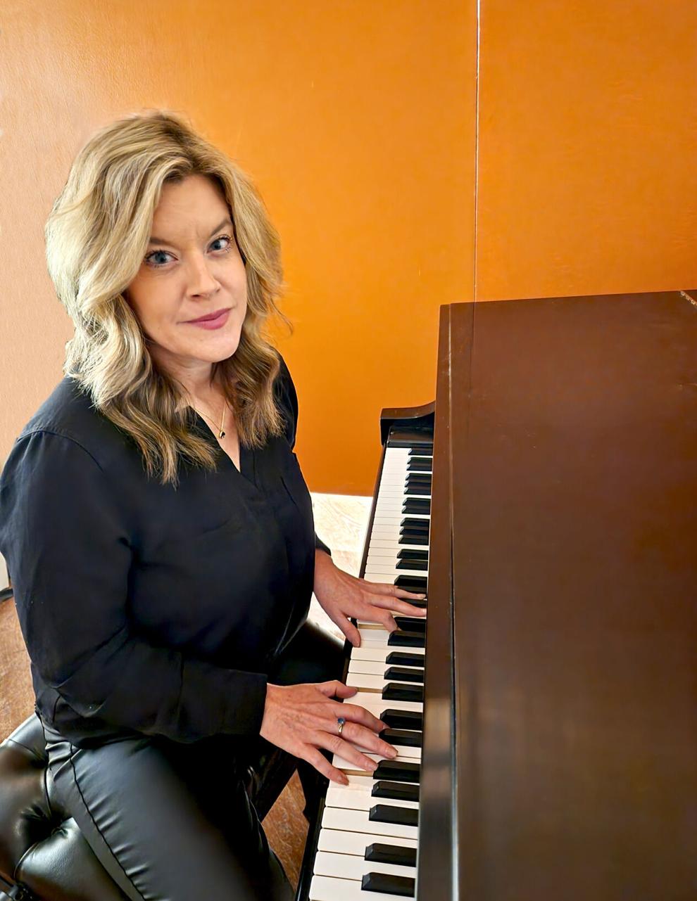 Jessica Camp plays the role of singer/songwriter legend Carole King in