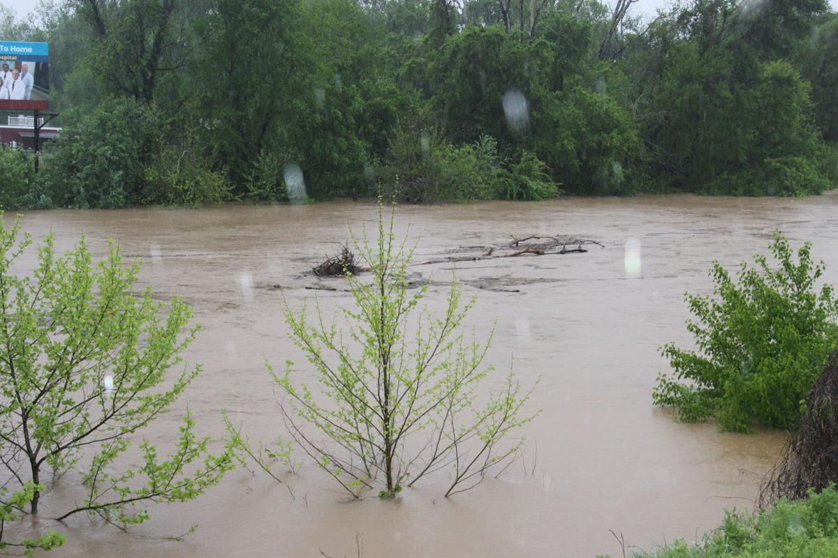 Update Traffic Closed In Riverdale As Floodwaters Rise Local News Yourgv Com