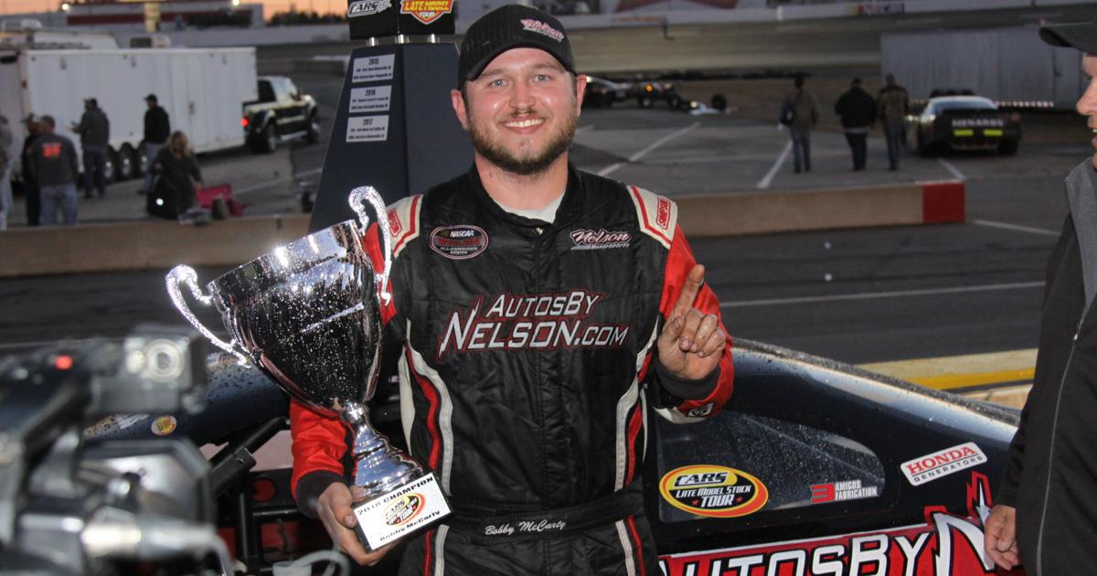 Moore wins race, McCarty takes title | Racing | yourgv.com