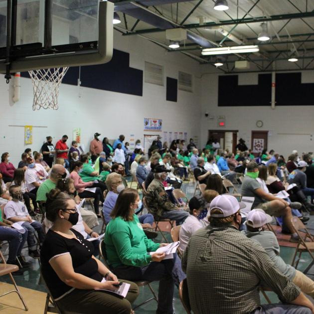 Large crowd turns out to support keeping Clays Mill Elementary School open | Education Large crowd turns out to support keeping Clays Mill Elementary School open | Education