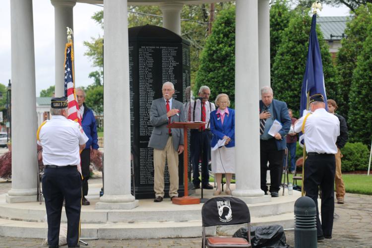 Speaker to crowd at Memorial Day program: ‘Lest we forget’ | Local News ...