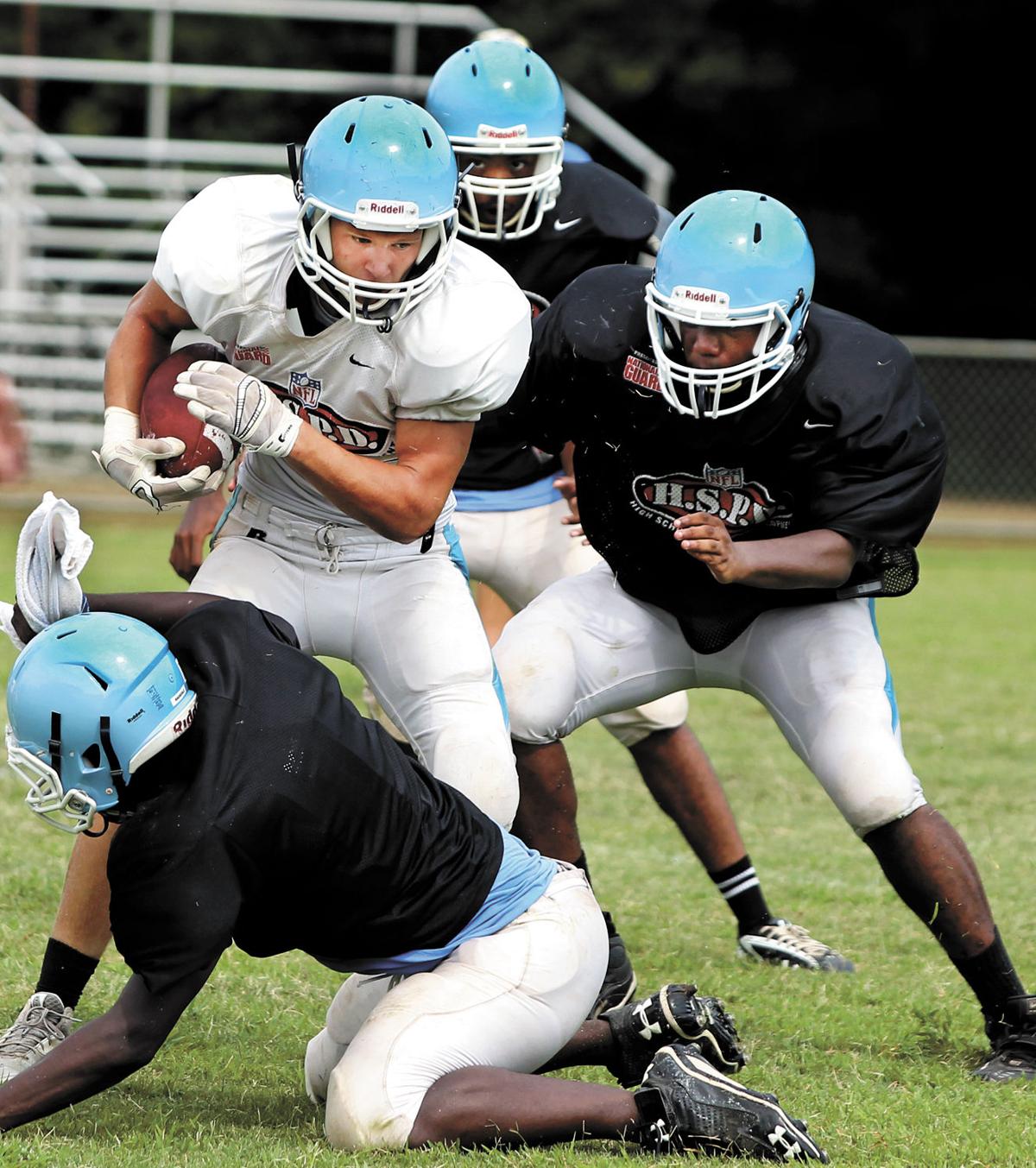 Comets Gridders Move To Full Pads As Pre Season Drills Continue