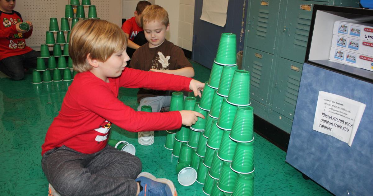 PHOTOS: Stacking up for Holiday STEM | | yourgv.com