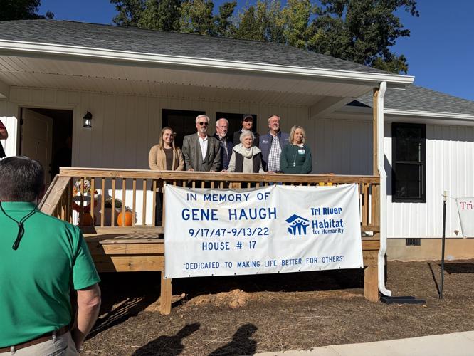Local Habitat for Humanity hands of keys, dedicates new house | Local ...