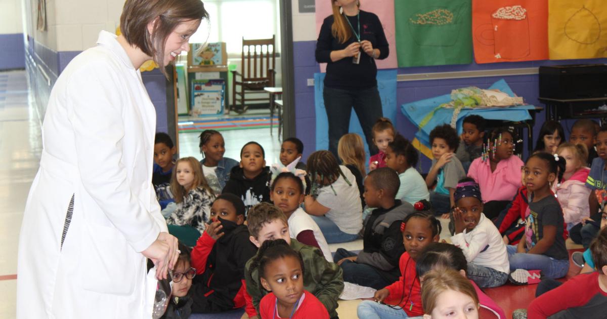 Students participate in real-world math exposition | Education | yourgv.com
