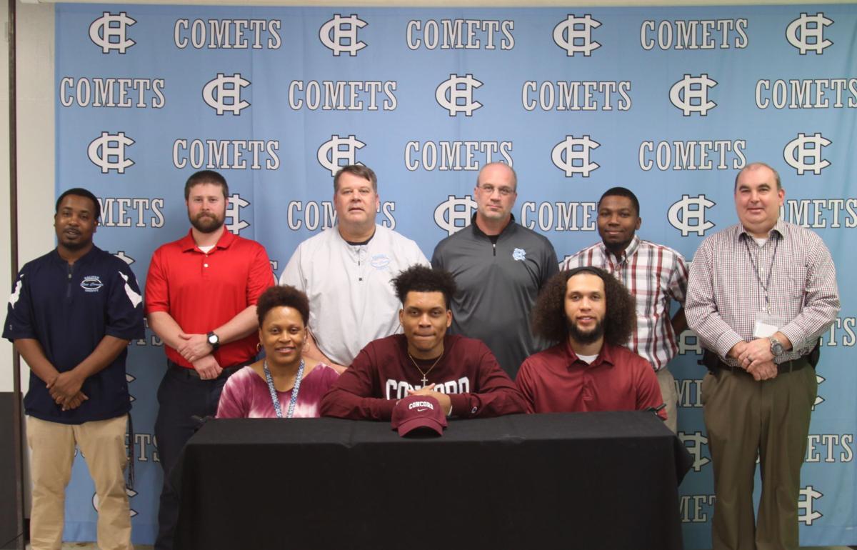 Football Player Makes It Official Inking With Concord University Prep Sports Yourgv Com