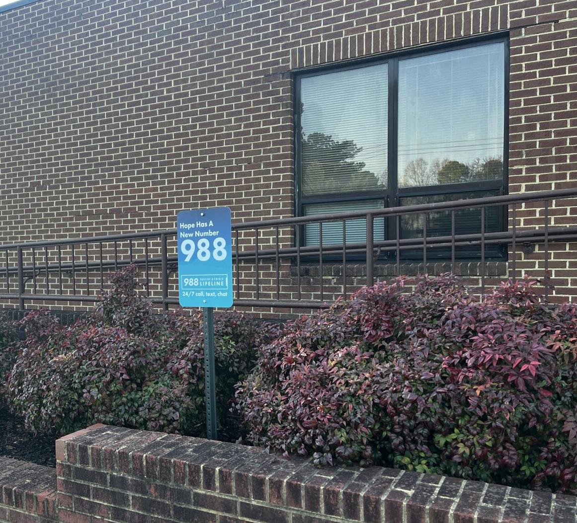 988 sign distribution initiative launching | Local News | yourgv.com