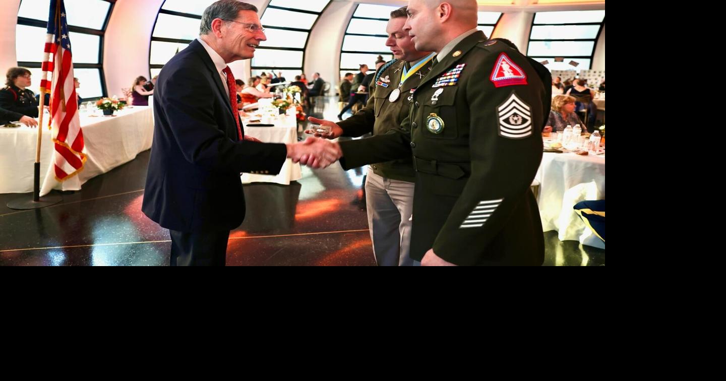 Sen. Barrasso attends Natrona County High School JROTC military ball