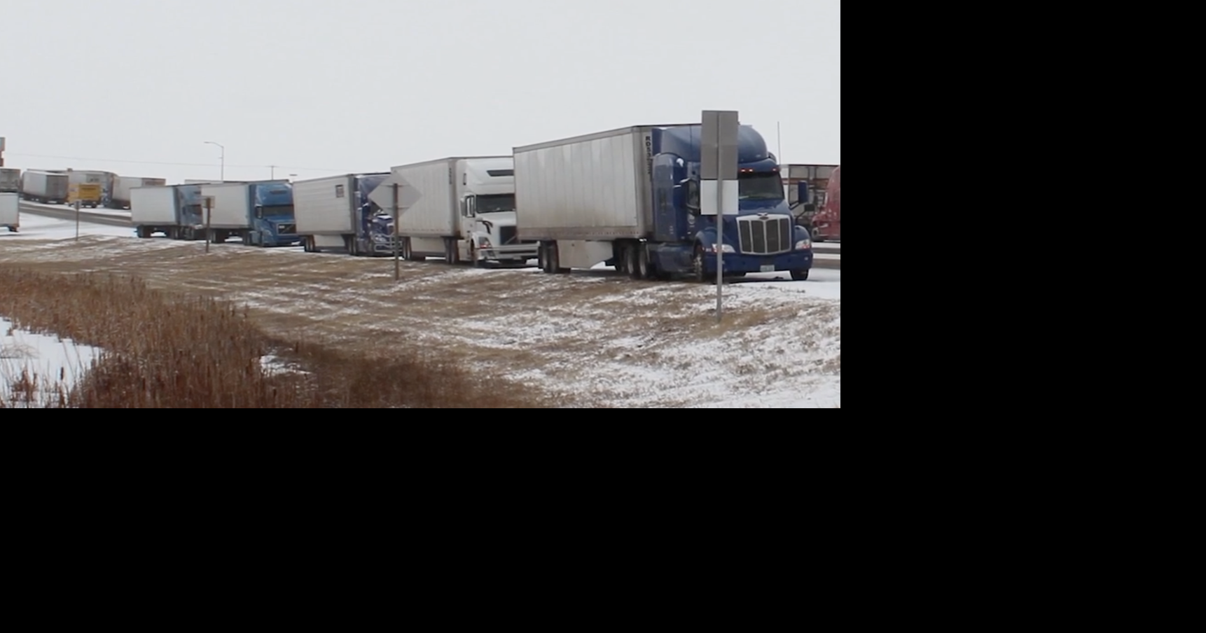 Winter weather prompts rolling closures on Wyoming highways